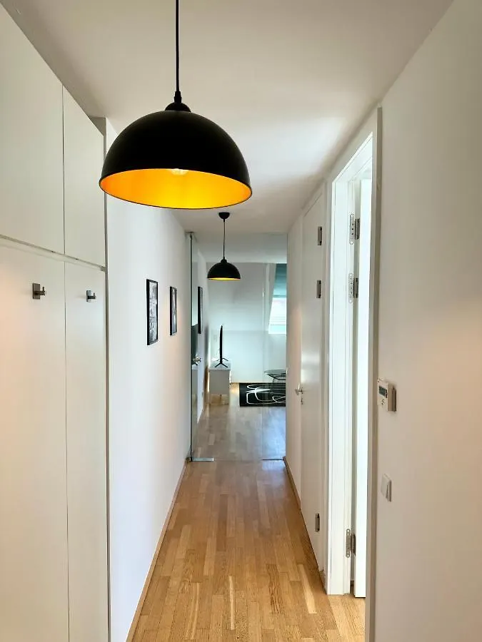 Residential Elegance: Yourvienna Classic Apartments In City Center 0*, Vienna