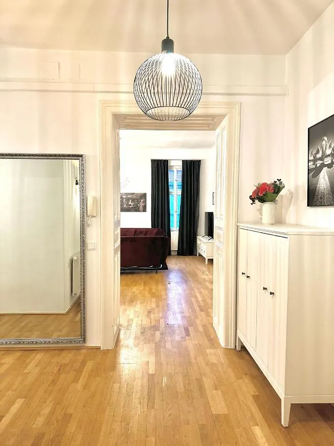 Residential Elegance: Yourvienna Classic Apartments In City Center Vienna
